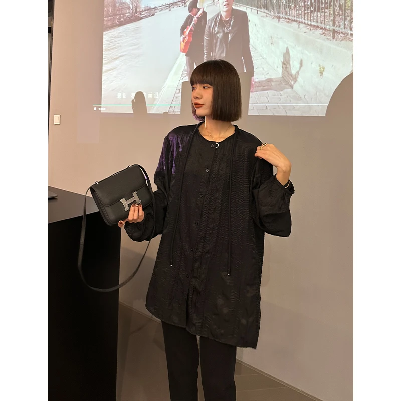 YIYISTUDIO 2023秋季新品时尚抽绳百搭压褶女上衣衬衫 YYSH99078