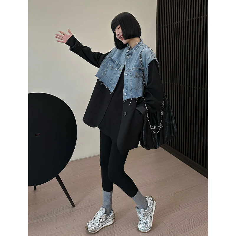 依依YIYISTUDIO 重磅小众设计款牛仔拼接正肩假两件外套  YYW0125