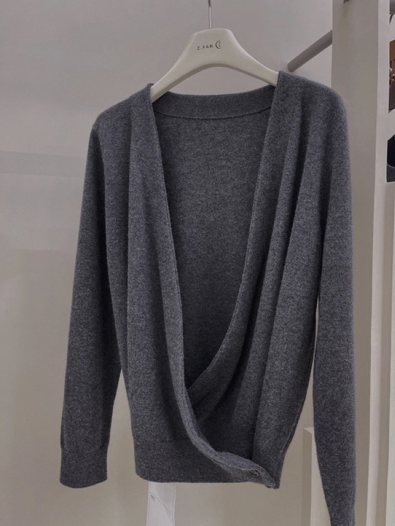 杨老板设计师款高定斜扣山羊绒百搭气质长袖毛衣824378