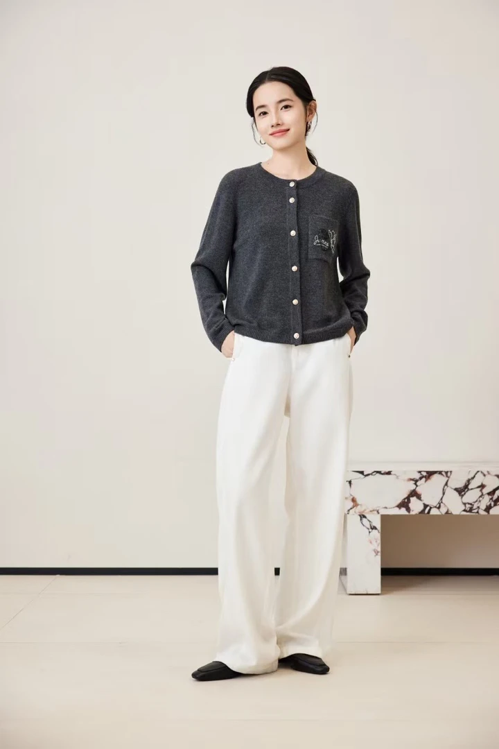 杨老板私人定制绵羊毛刺绣开衫毛衣824300