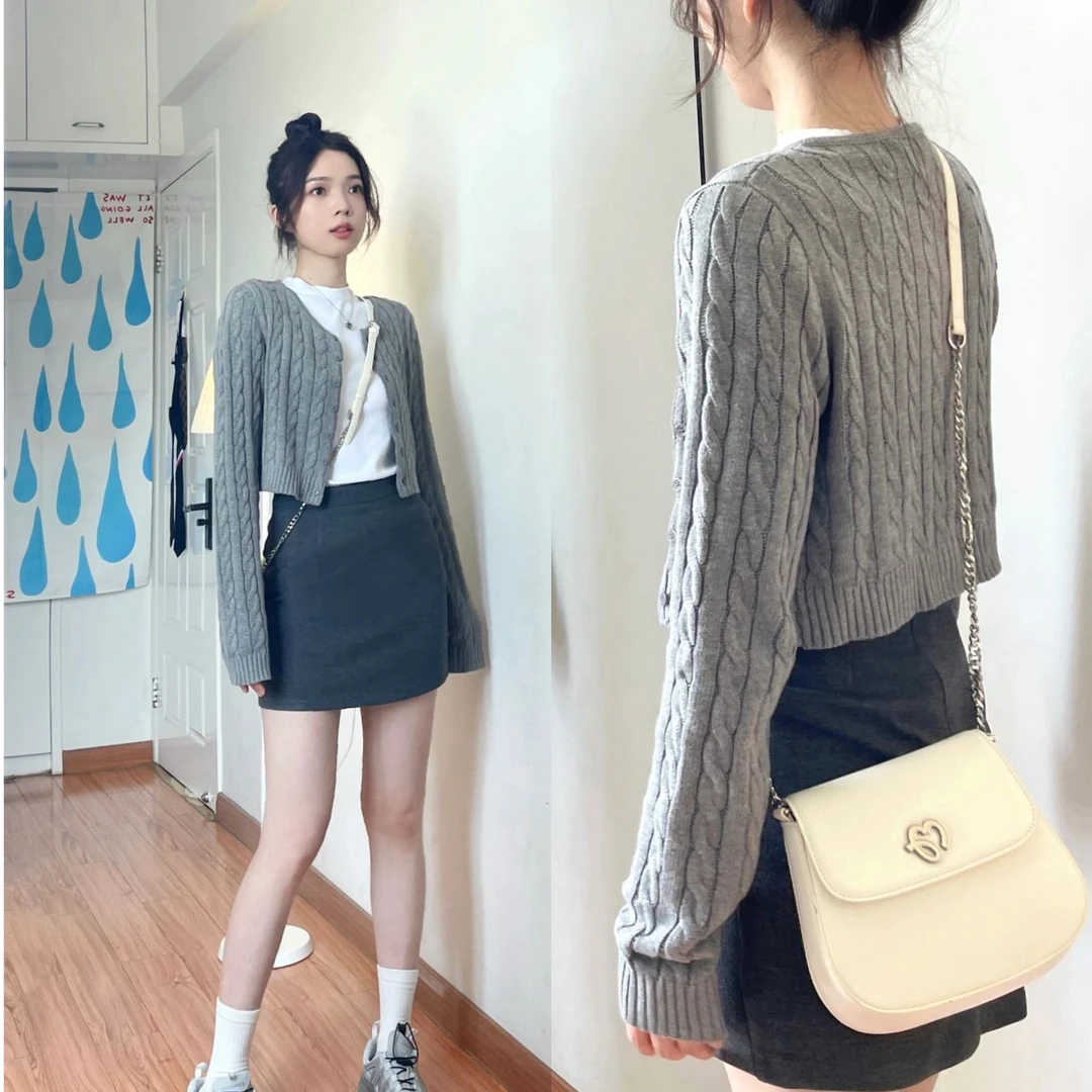 2025早秋新款灰色针织开衫毛衣外套女高级感短款休闲百搭小众上衣