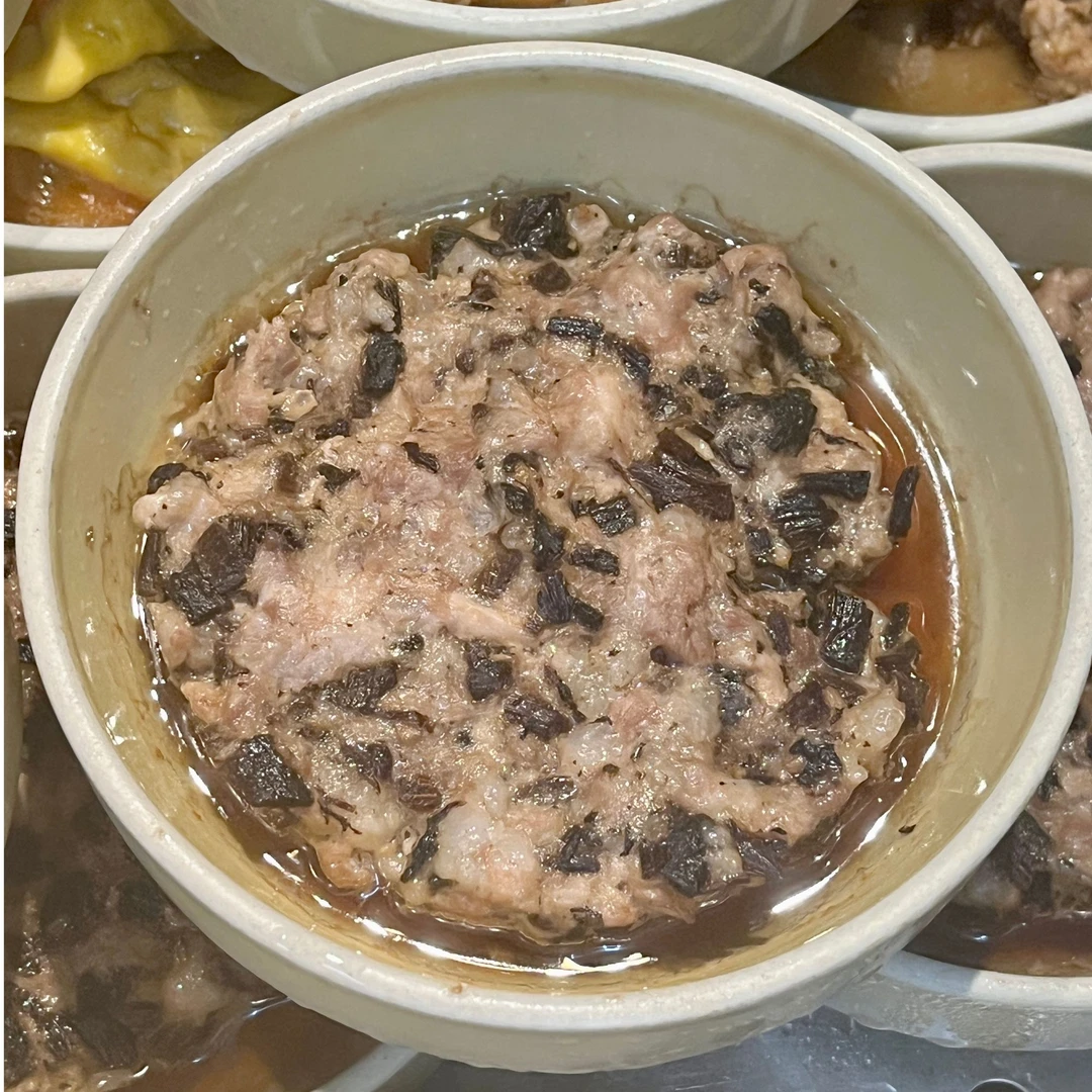 爆款网红广东经典梅菜肉饼地道客家特色菜商用批发梅菜扣肉饼