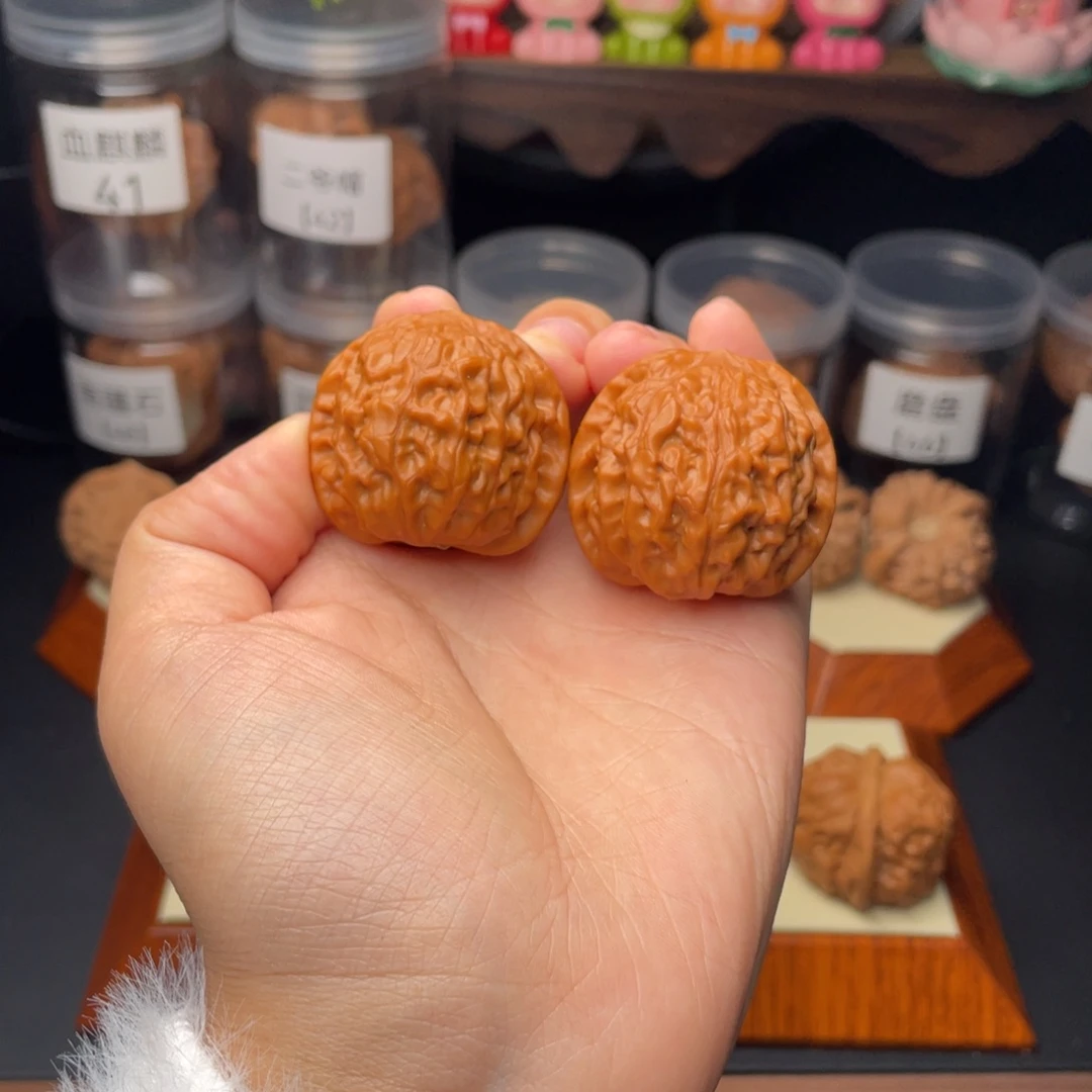 文玩核桃吊坠万**春黄松峪