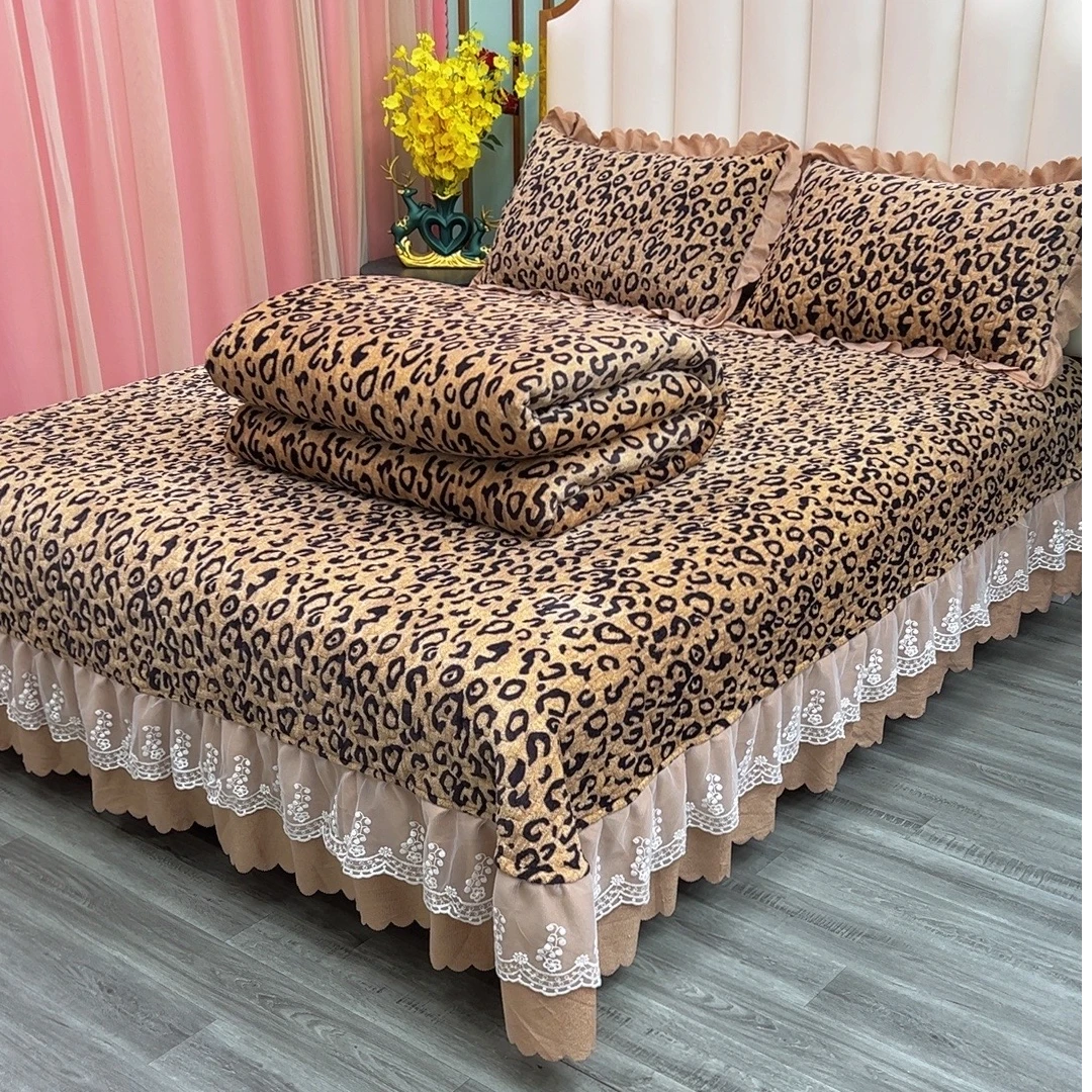 夹棉加绒加厚牛奶绒床盖被套四件套防滑床盖三件套双面绒被套