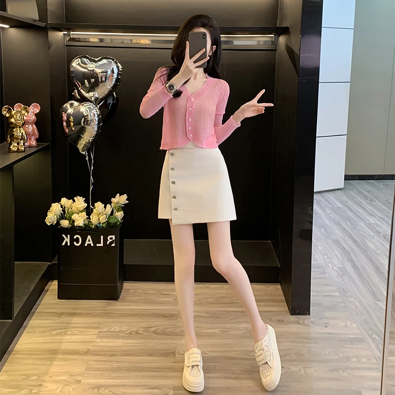 早秋新款粉色针织衫长袖上衣洋气显瘦高腰牛仔短裙两件套时尚套装