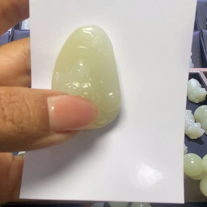 和田玉（糖玉）颈饰未镶嵌