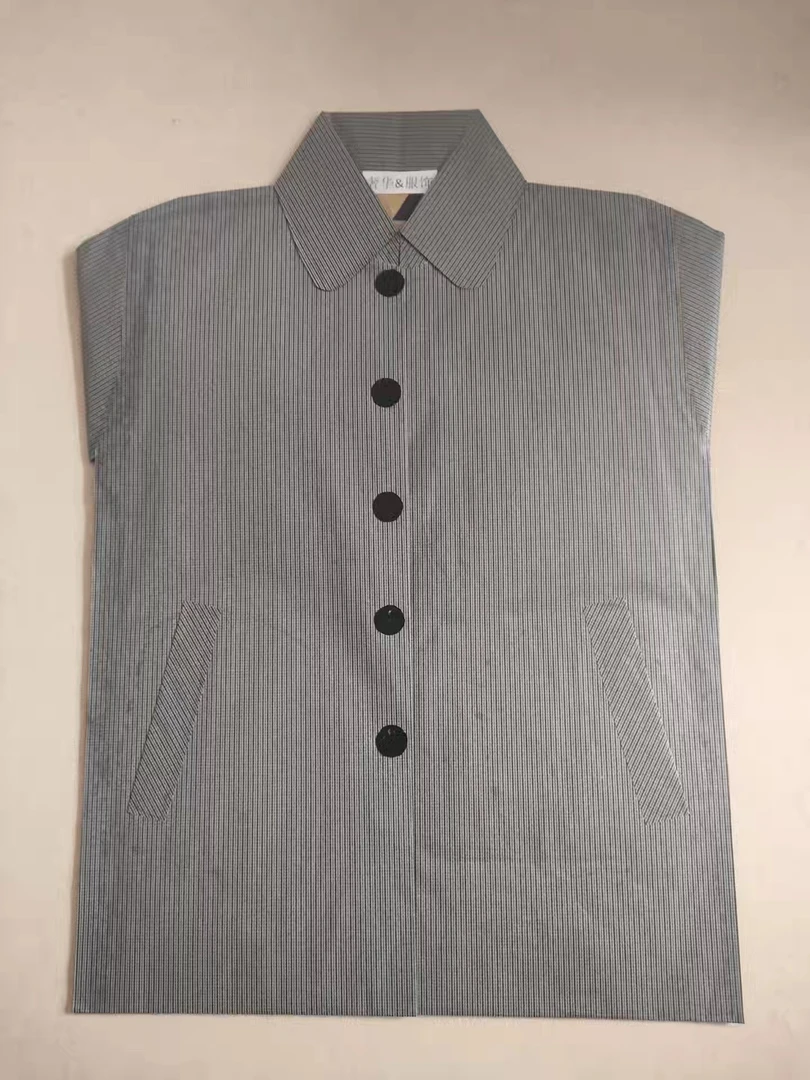 高档纸制男士棉衣一套。