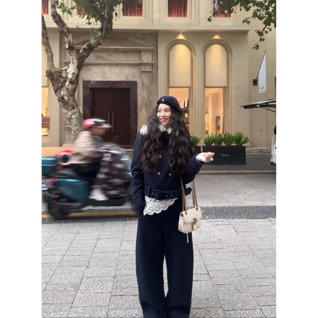 真真羊羔毛领【伦敦时报】24年冬季新款设计师气质时尚毛呢羽绒大衣