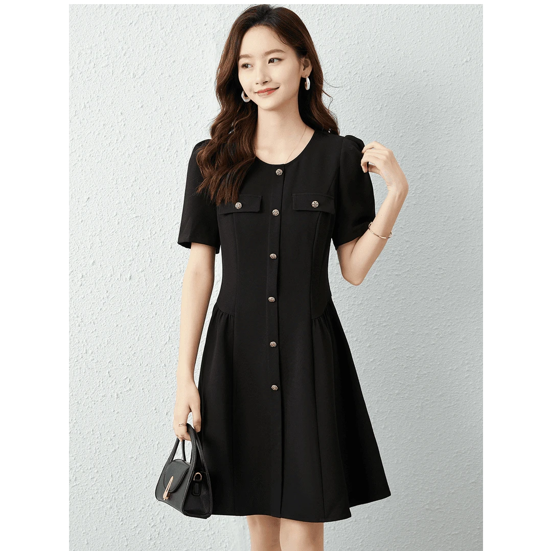 赫本风高级感气质小黑裙女夏季新款简约圆领收腰减龄小香风连衣裙