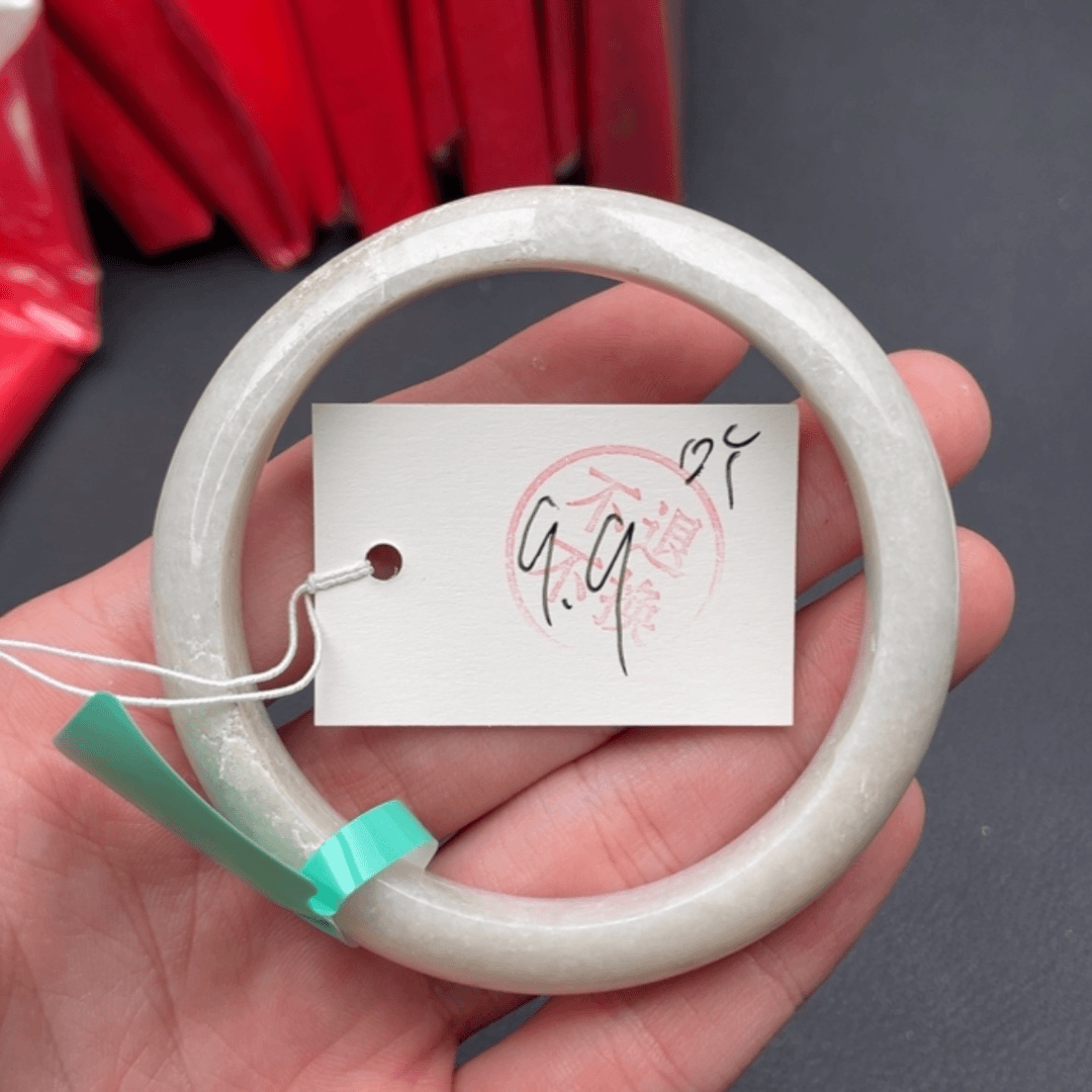 【闪购商品】翡翠手镯未镶嵌我****吖