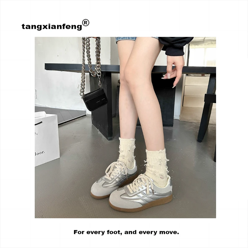 四季款真皮简约德迅板鞋