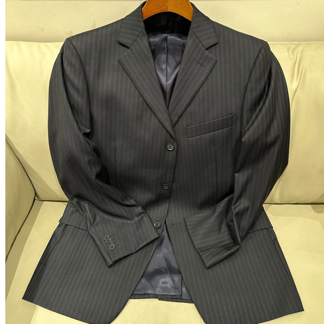 KFMDBA9009意大利进口面料诺悠P雅120 羊毛男士三扣西服单开叉