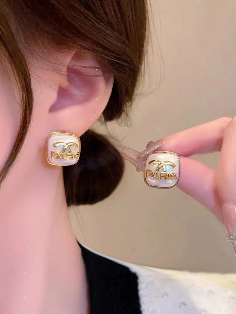 铜合金耳饰 轻奢双C巴黎高级感耳环小香风法式简约 F238