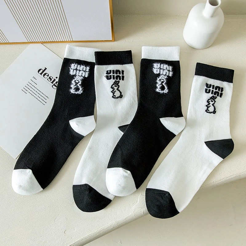 中筒袜子女春夏可爱小兔子图案黑白色网红外穿配鲨鱼裤透气棉袜子