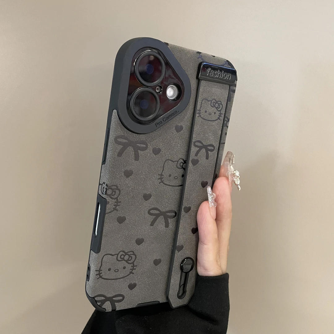 翻毛皮卡通腕带壳适用苹果16手机壳iPhone15新款14情侣防摔13网红