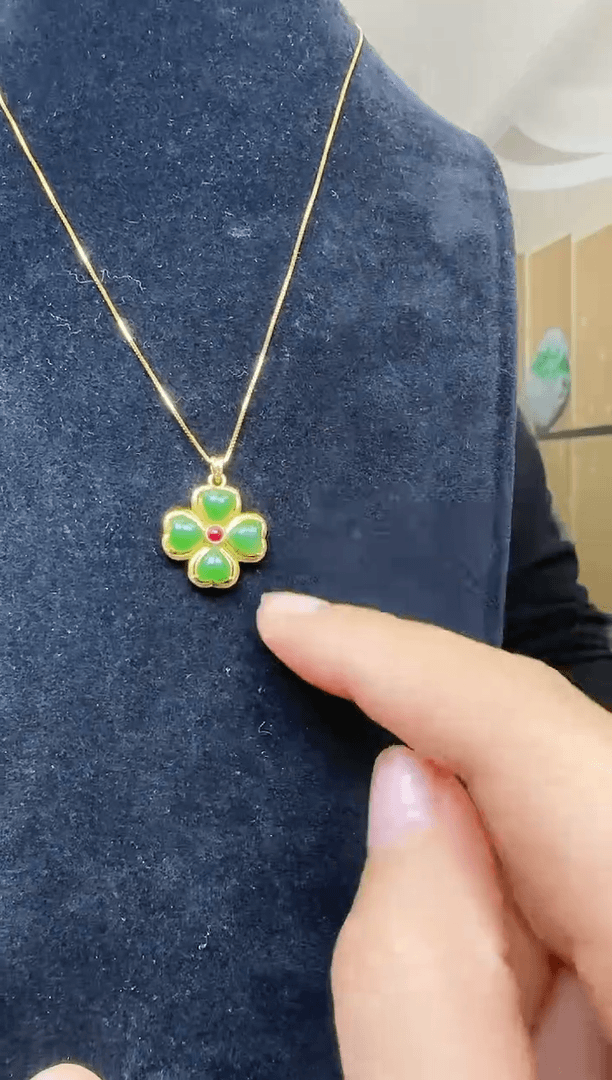 【闪购商品】和田玉118K金镶嵌四叶草