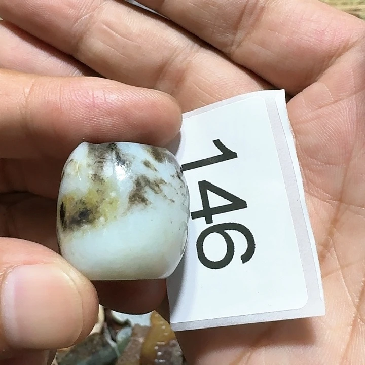 和田玉（糖玉）颈饰未镶嵌