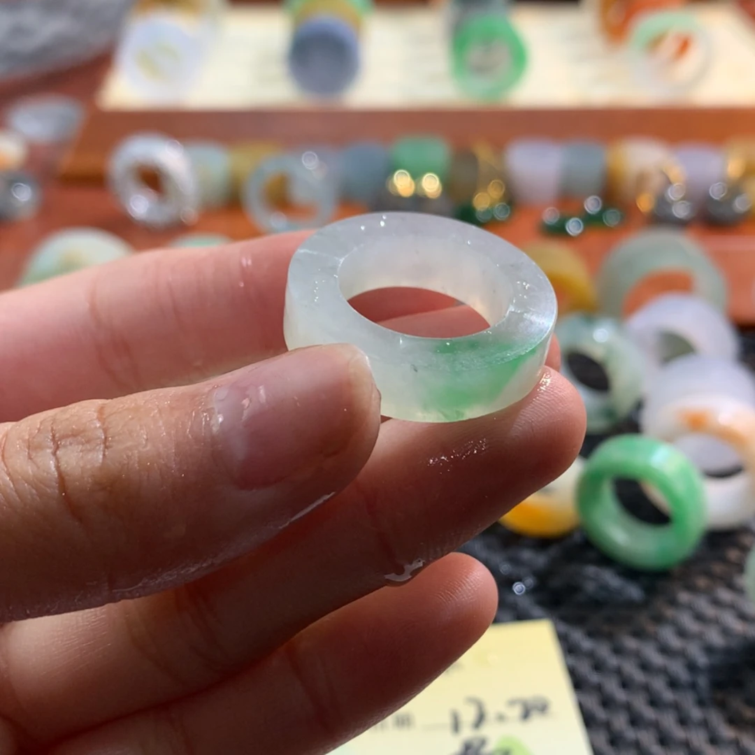 【闪购商品】定制翡翠未镶嵌好****子