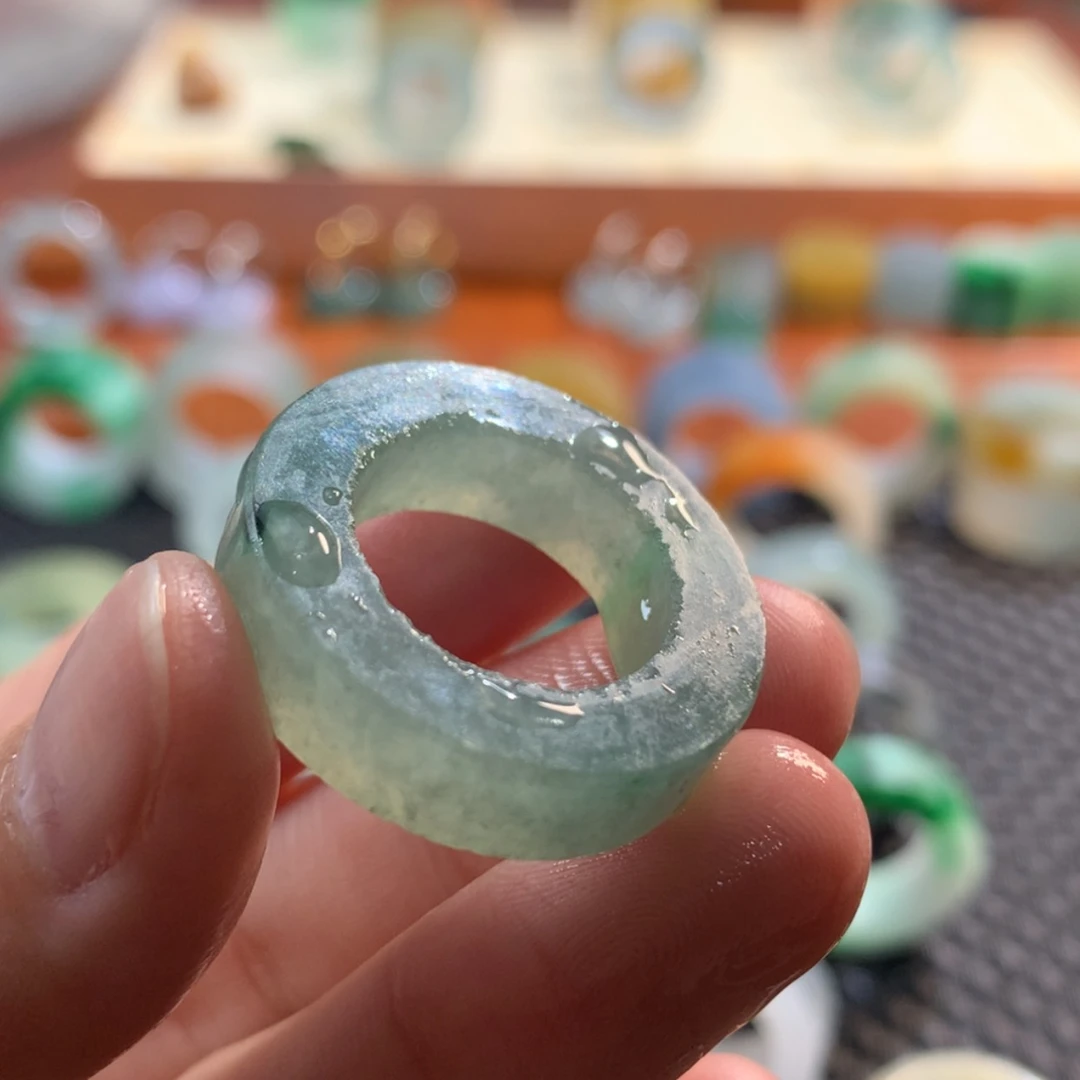 【闪购商品】定制翡翠未镶嵌?**r