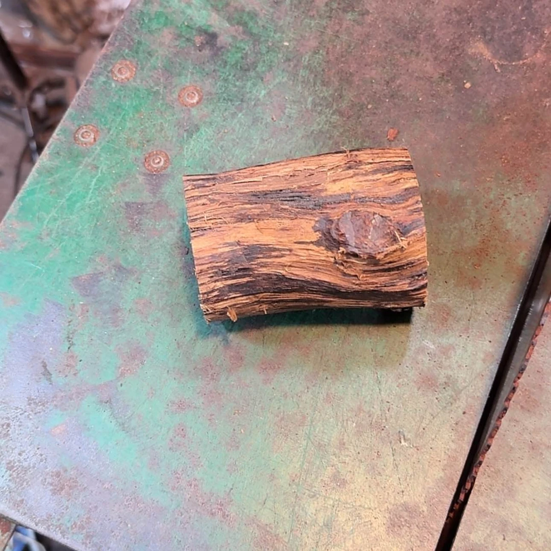 【闪购商品】缅甸小叶降真香根雕虎**林