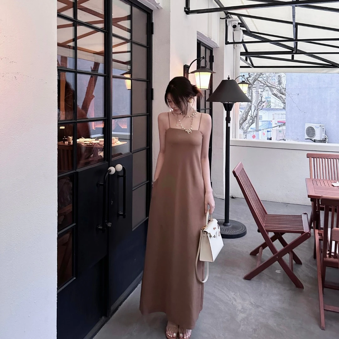 FBB limit简约温柔长裙女空气层长款后开叉吊带连衣裙D223826E