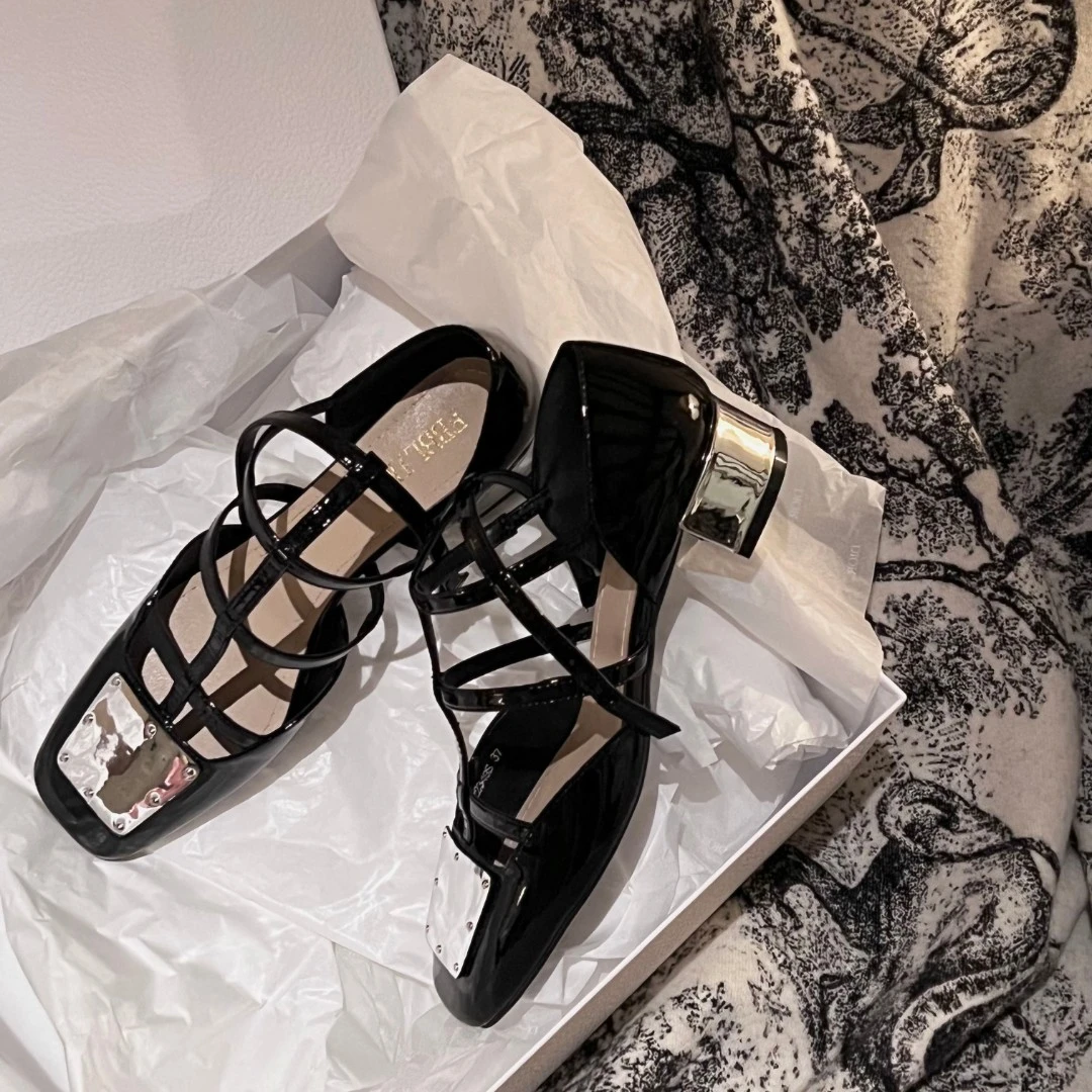 FBB limit玛丽珍凉鞋牛漆皮卡斯特底金属方头气质鞋子D222349S