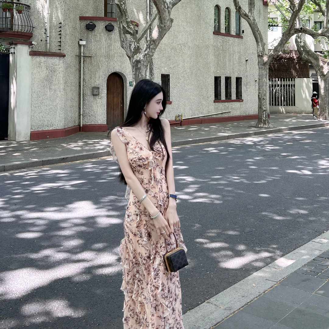 FBB limit温柔碎花长裙斜丝剪裁工艺V领系带荷叶边连衣裙D232227E