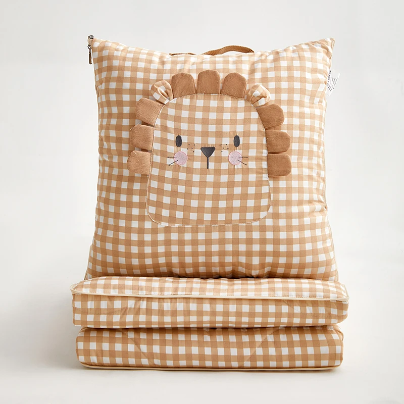 手提格子款汽车内抱枕被两用午睡毛盖毯二合一车载靠枕头夏季靠垫