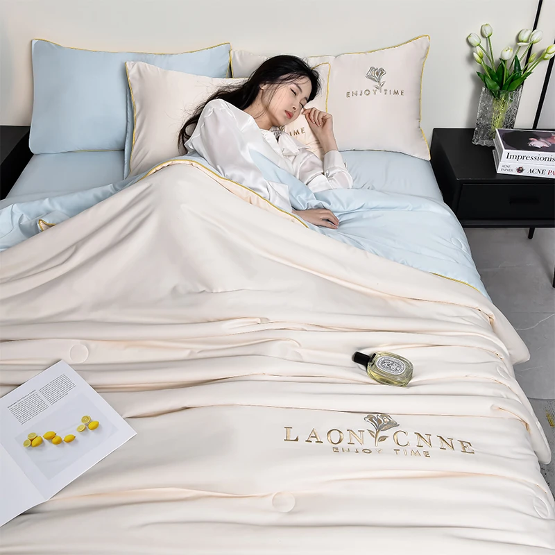 【夏凉被】可机洗冰丝夏季必备刺绣夏被空调被凉感丝滑简约纯色床品