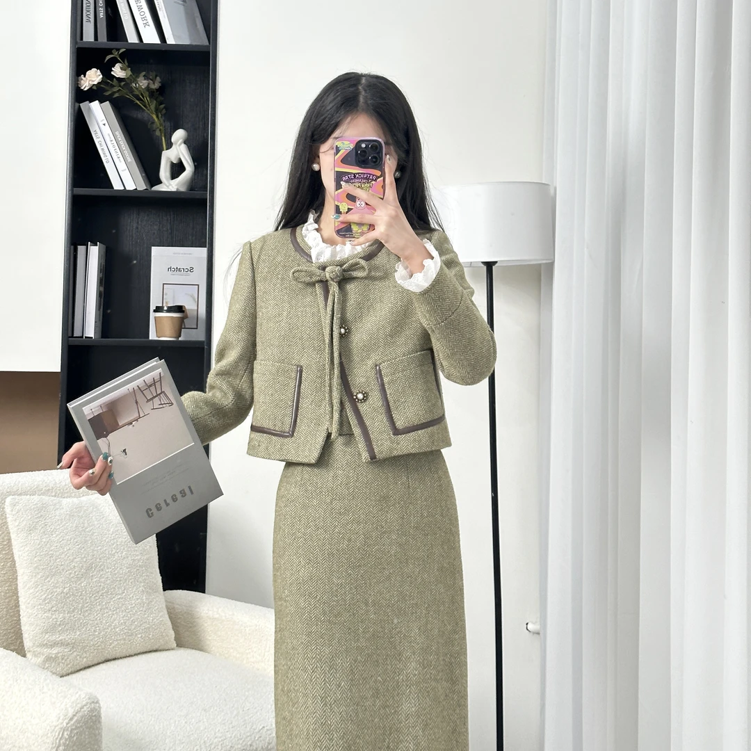 拉夏贝尔25轻奢时尚百搭名媛小香羽绒服套装现货清仓款 10169 AZQ