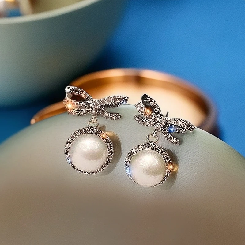 铜合金耳饰 轻奢高级珠珠耳环女2024款耳钉网红小众设计女气质款