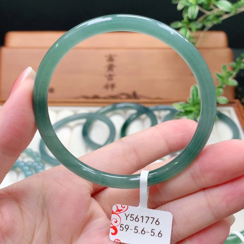 【闪购商品】翡翠手镯未镶嵌天然