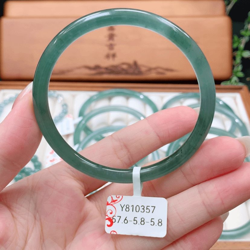 【闪购商品】翡翠手镯未镶嵌天然