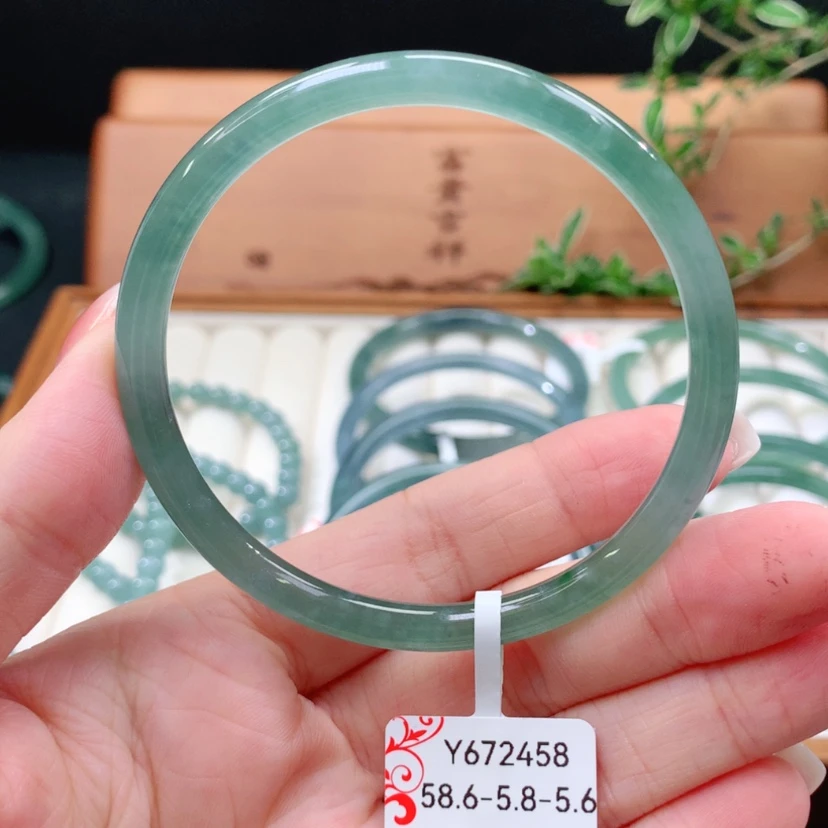 【闪购商品】翡翠手镯未镶嵌天然