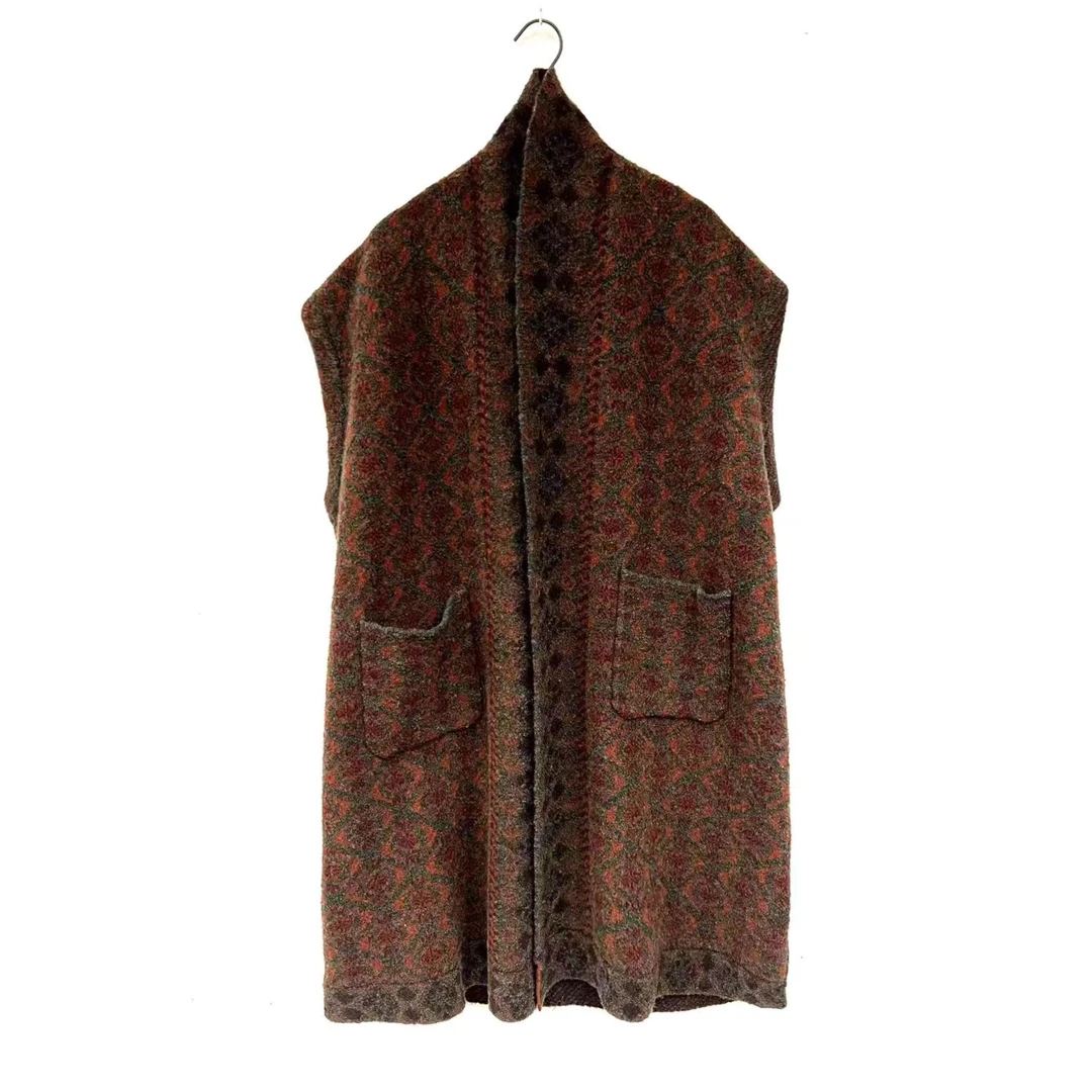 左岸迷香 Z23FW7018 布衣分享秋冬复古宽松保暖羊羊针织无袖马甲