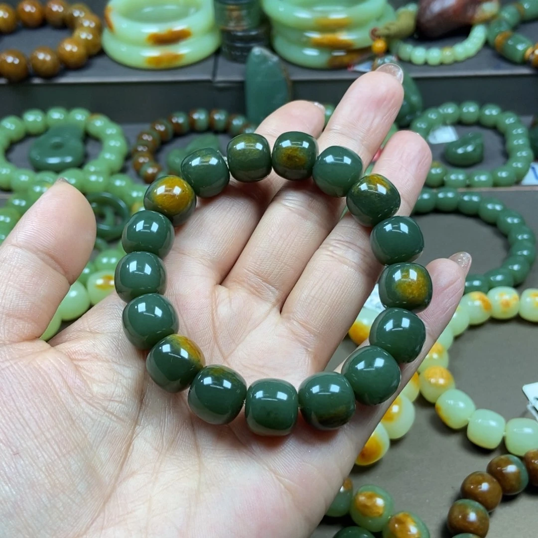 岫岩河磨玉（透闪石质玉）手链未镶嵌河****厂