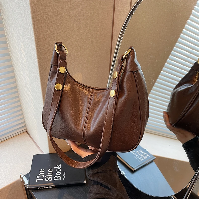 今年流行包包女2024新款时尚高级感洋气单肩腋下包复古百搭斜挎包