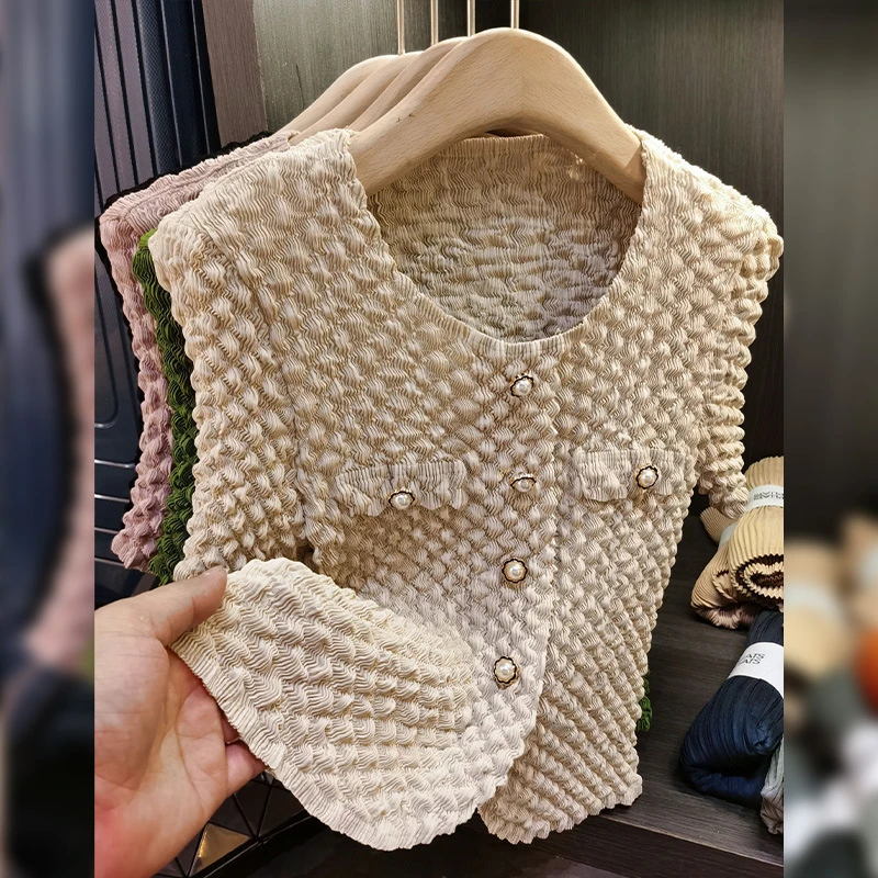 气质圆领短袖泡泡褶皱T恤女春夏新款时尚百搭显瘦单排扣上衣