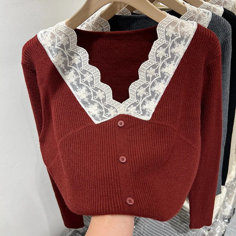 2024秋装新款蕾丝边拼接V领长袖针织衫女毛衣洋气别致打底衫上衣