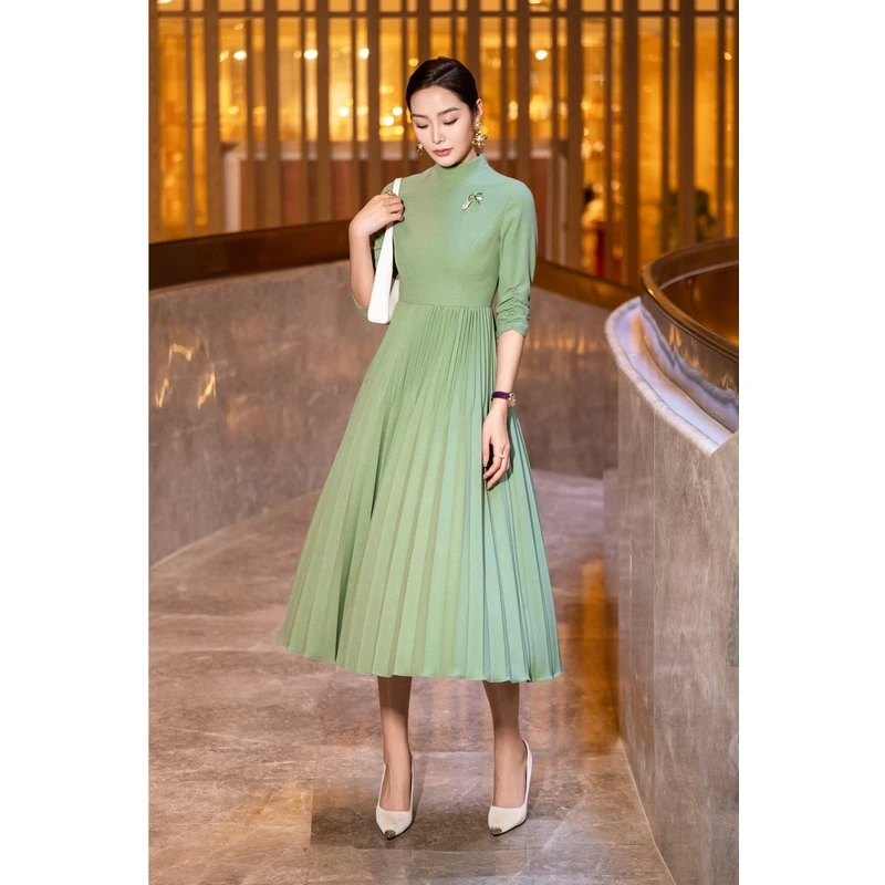 女装连衣裙裙子显瘦气质长袖长裙针织时尚百搭打底中长款修身高领