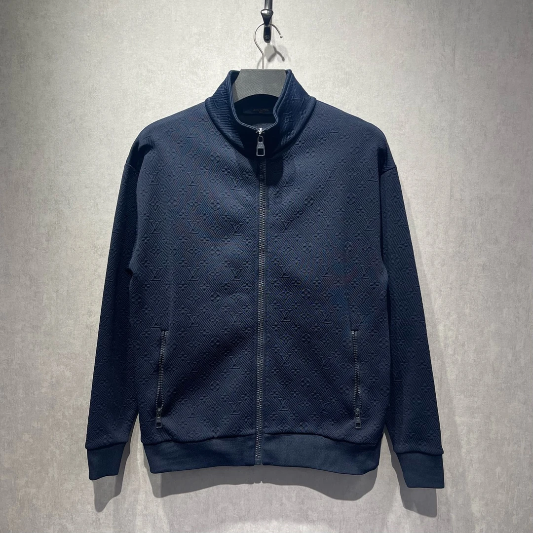 95新 LV 路易威登 纯色浮雕满印logo拉链外套/M码/98新/毒13599
