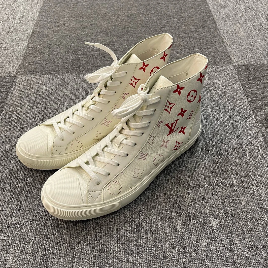 95新 LV  Monogram粒面小牛皮高帮板鞋/8.5码/98新/公价7450