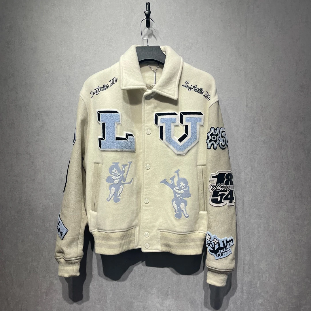 99新 LV  路易威登 兔八哥棒球外套/52码/98新/公价47000