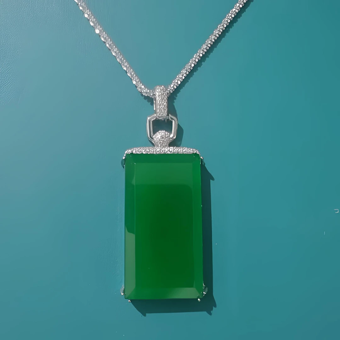 无事牌吊坠轻奢时尚气质镶嵌精致项链