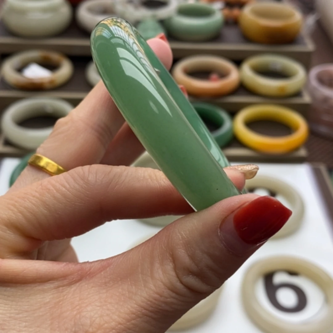 【闪购商品】石英质玉手镯未镶嵌大**绘54
