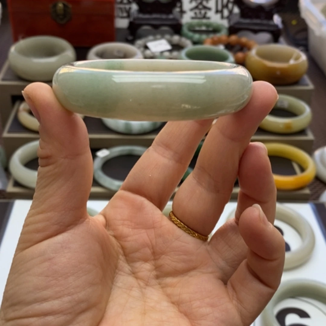 【闪购商品】石英质玉手镯未镶嵌大*子57
