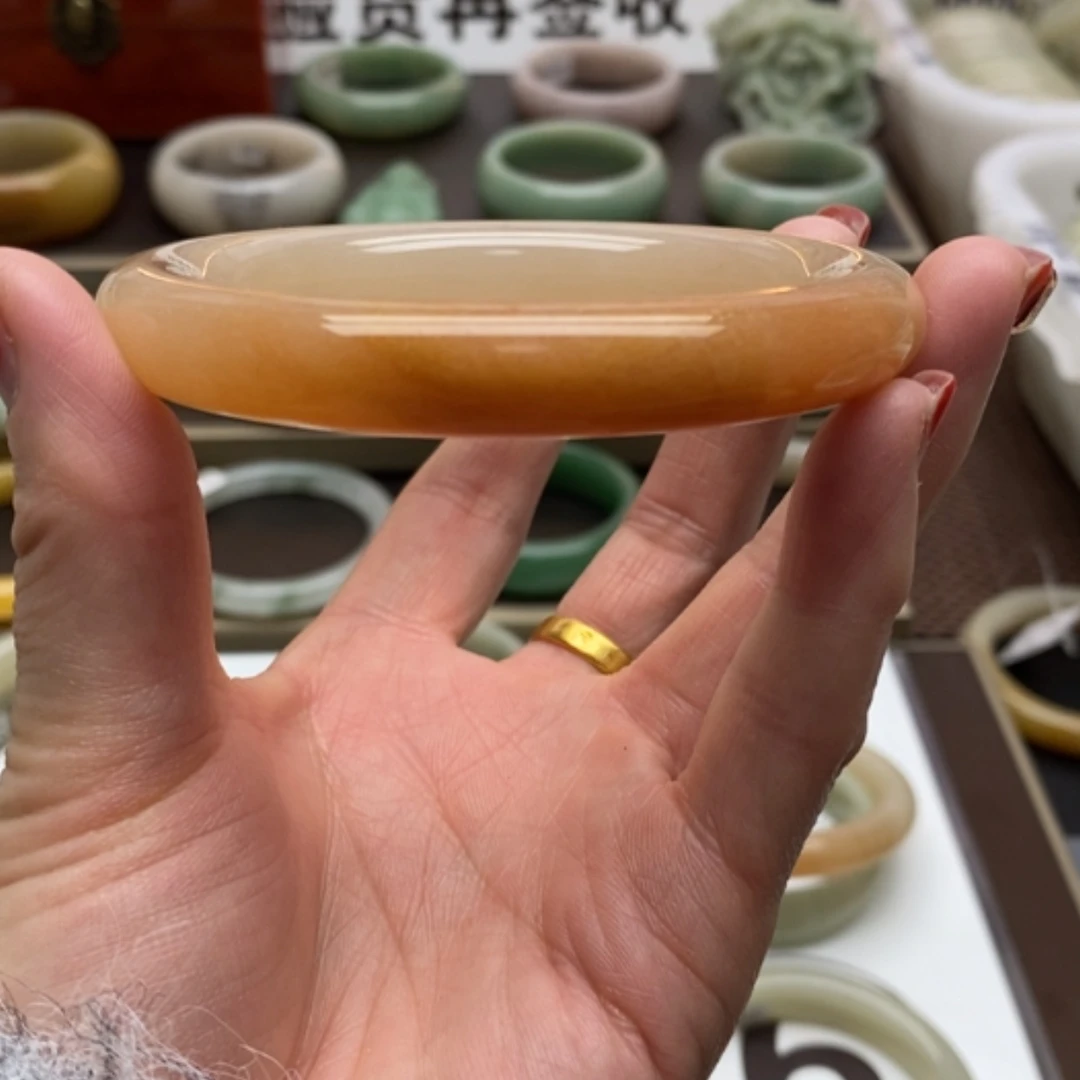 【闪购商品】石英质玉手镯未镶嵌信****统63