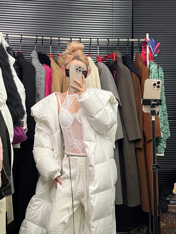 设计款保暖连帽大外套