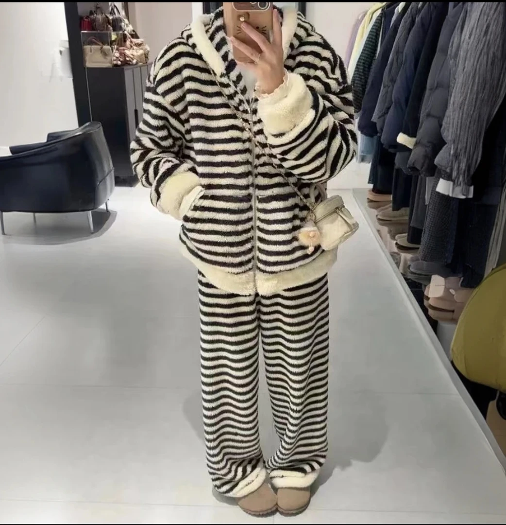 珊瑚绒连帽加厚两件套女2024秋冬新款慵懒风条纹舒适家居服套装女
