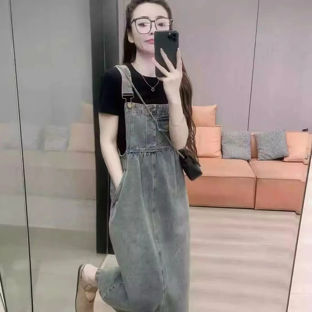 网红同款复古牛仔背带裙女2024春夏宽松设计显瘦长裙女装连衣裙